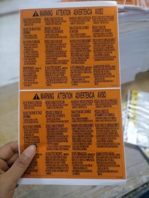 Adhesivos metálicos impermeables personalizados para etiquetas de embalaje Poliéster de plata