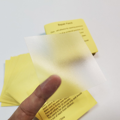 La reparación inflable a granel remienda remiendos adhesivos fuertes de la piscina de CMYK