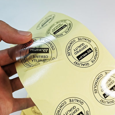 Papel sintético auto-adhesivo del vinilo BOPP de las etiquetas autoadhesivas de Flexo de la película adhesiva clara del ANIMAL DOMÉSTICO