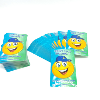 Etiquetas engomadas impermeables cortadas con tintas de encargo ovales del vinilo de la historieta BOPP CMYK de las etiquetas engomadas de Pantone