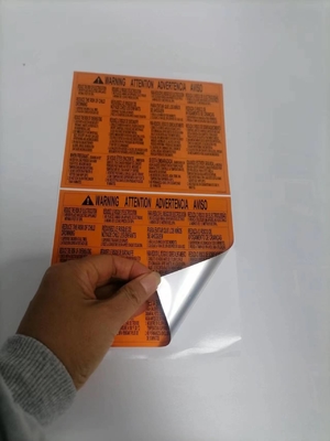 Adhesivos metálicos impermeables personalizados para etiquetas de embalaje Poliéster de plata