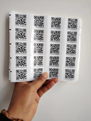 Se cortan besos de diferentes tamaños Etiquetas adhesivas personalizadas de etiquetas inteligentes de Qr